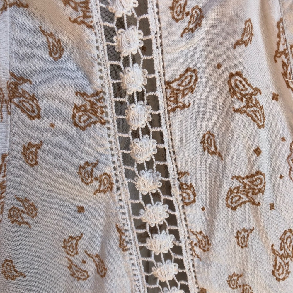 En Creme Paisley Rayon V-Neck Long Sleeve Tunic - Picture 6 of 9
